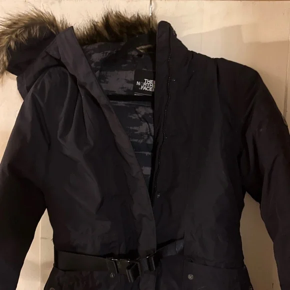 The North Face Women Black Goose Down Faux Fur Hood Puffer Parka Jacket - Picture 2 of 4